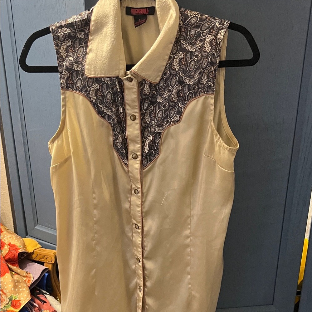 Rock & Roll Cowgirl Cream and Black Button Down Shirt sleeveless
